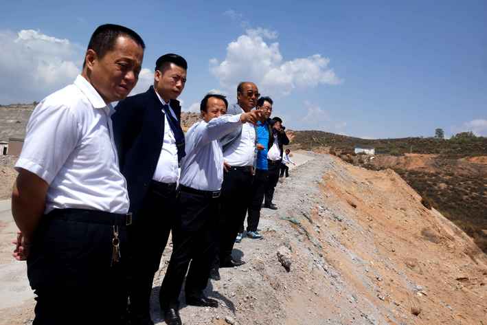董事长曹德森带队前往正能集团考察调研(图1) 董事长曹德森带队前往正能集团考察调研(图1)